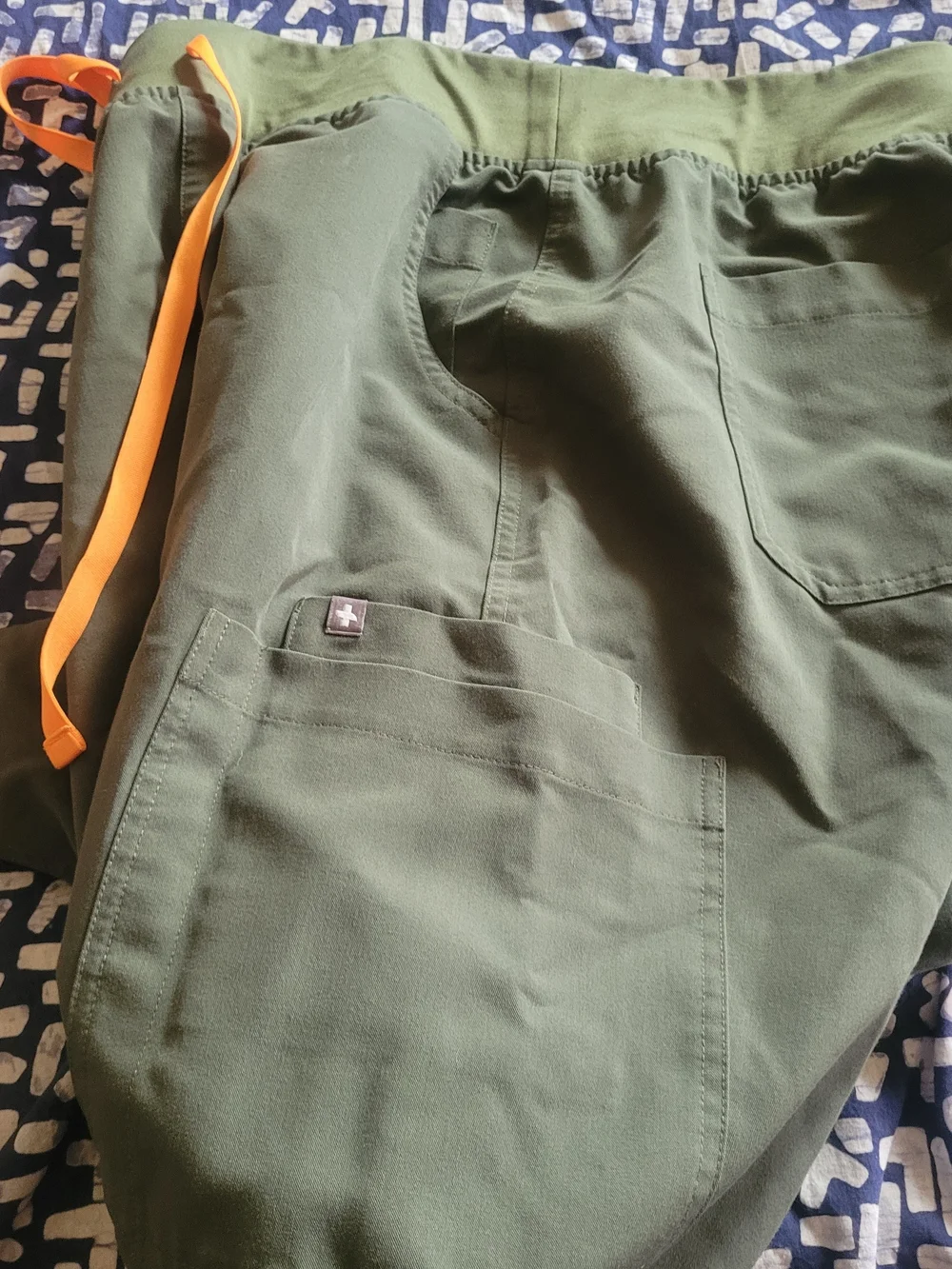 FIGS Men’s Olive Green Performance Pants, Large/tall